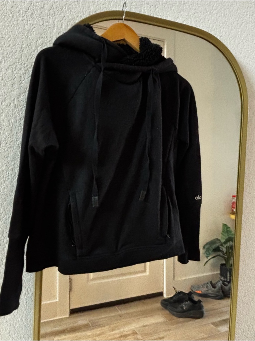 Alo Yoga Frost Hoodie size small